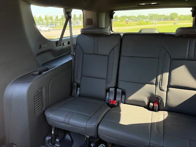 2026 Chevrolet Suburban RST, 4WD