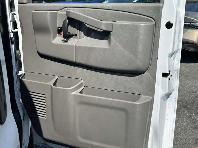 2024 Chevrolet Express Passenger RWD 3500 Extended Wheelbase LT