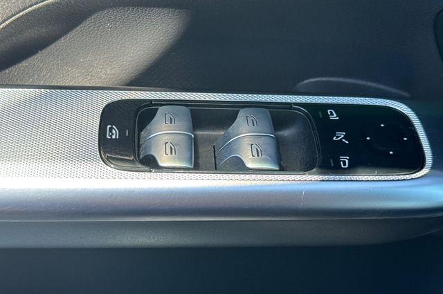 2023 Mercedes-Benz GLC SUV