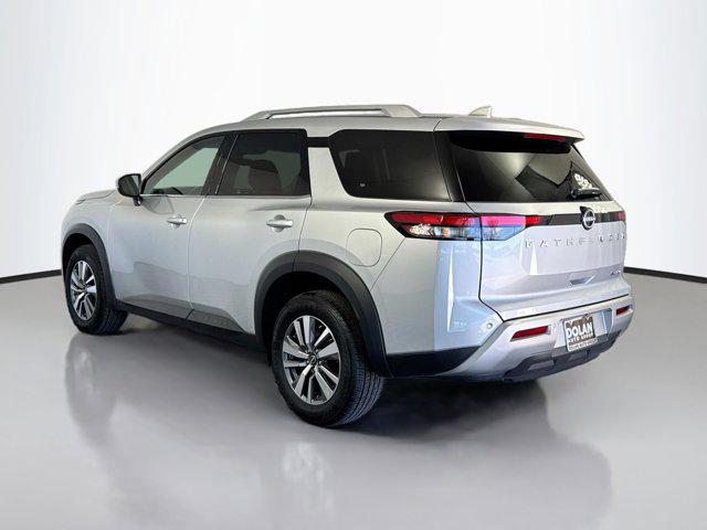 2025 Nissan Pathfinder SL 4WD