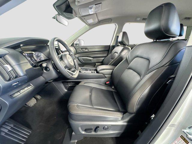 2025 Nissan Pathfinder SL 4WD