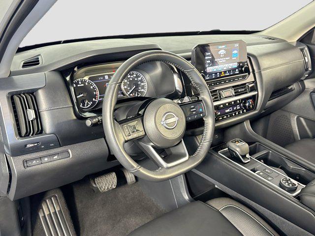 2025 Nissan Pathfinder SL 4WD
