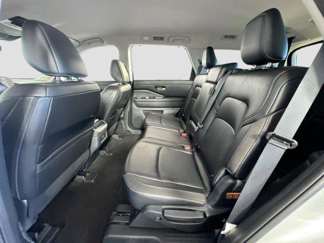 2025 Nissan Pathfinder SL 4WD