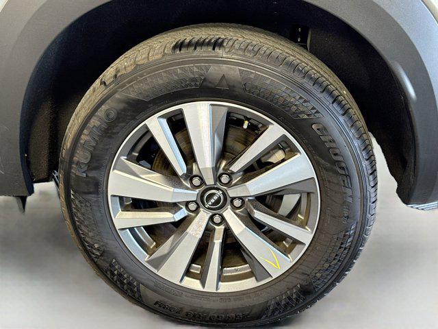2025 Nissan Pathfinder SL 4WD