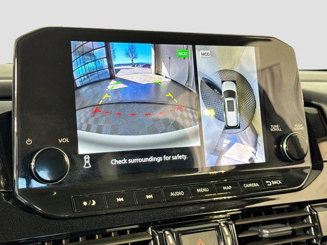 2025 Nissan Pathfinder SL 4WD