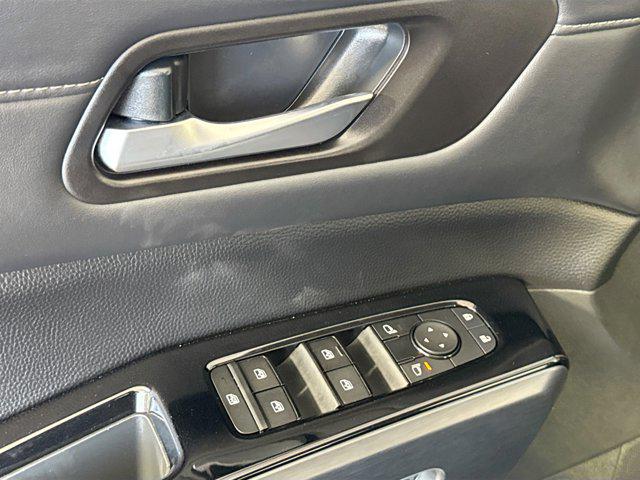 2025 Nissan Pathfinder SL 4WD