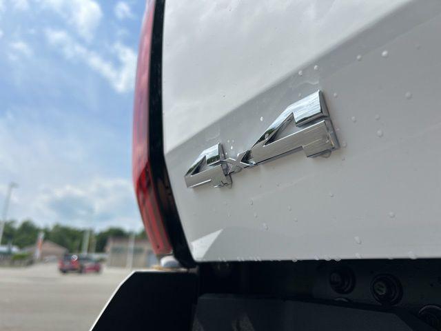 2026 Toyota Tundra SR5 CrewMax 5.5' Bed