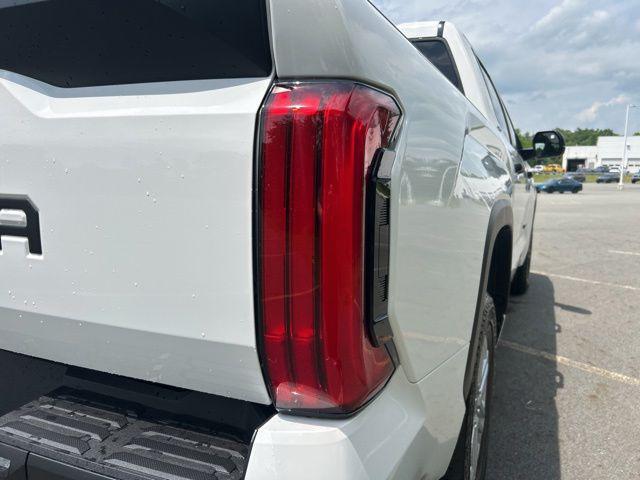 2026 Toyota Tundra SR5 CrewMax 5.5' Bed