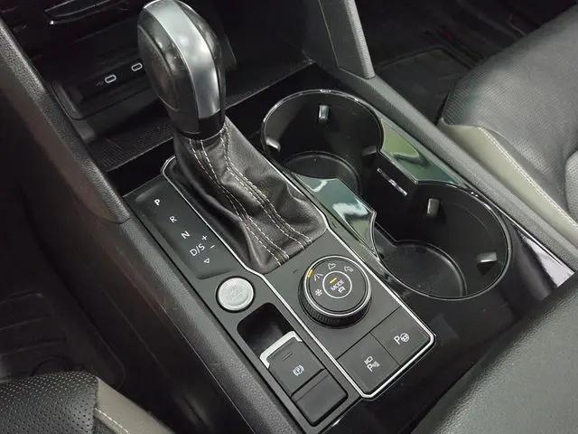 2022 Volkswagen Atlas 3.6L V6 SEL Premium R-Line