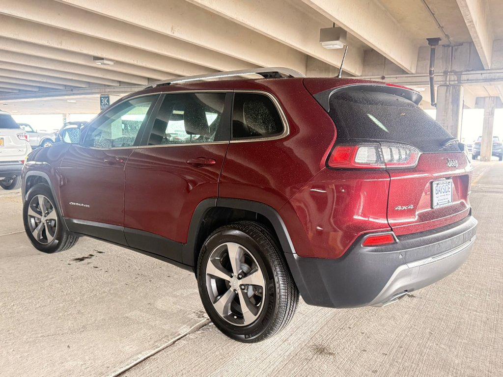 View vehicle photo 3