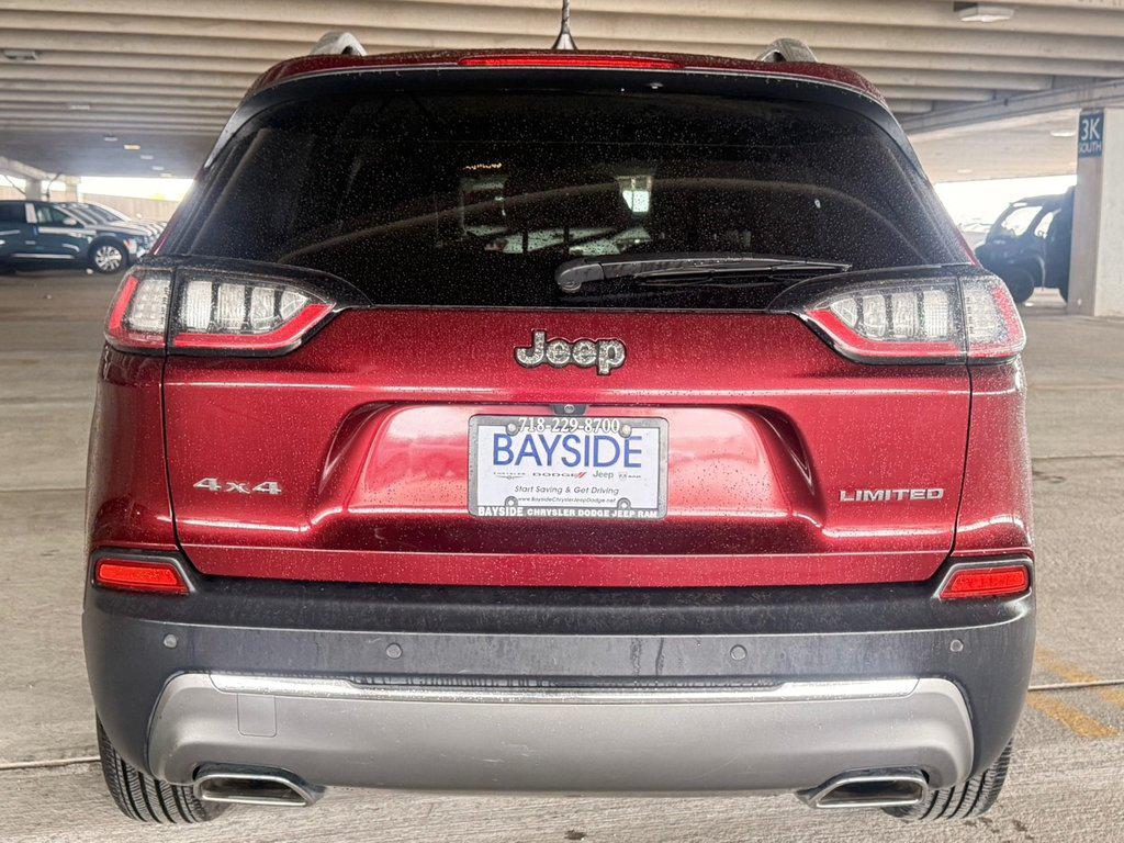 View vehicle photo 4