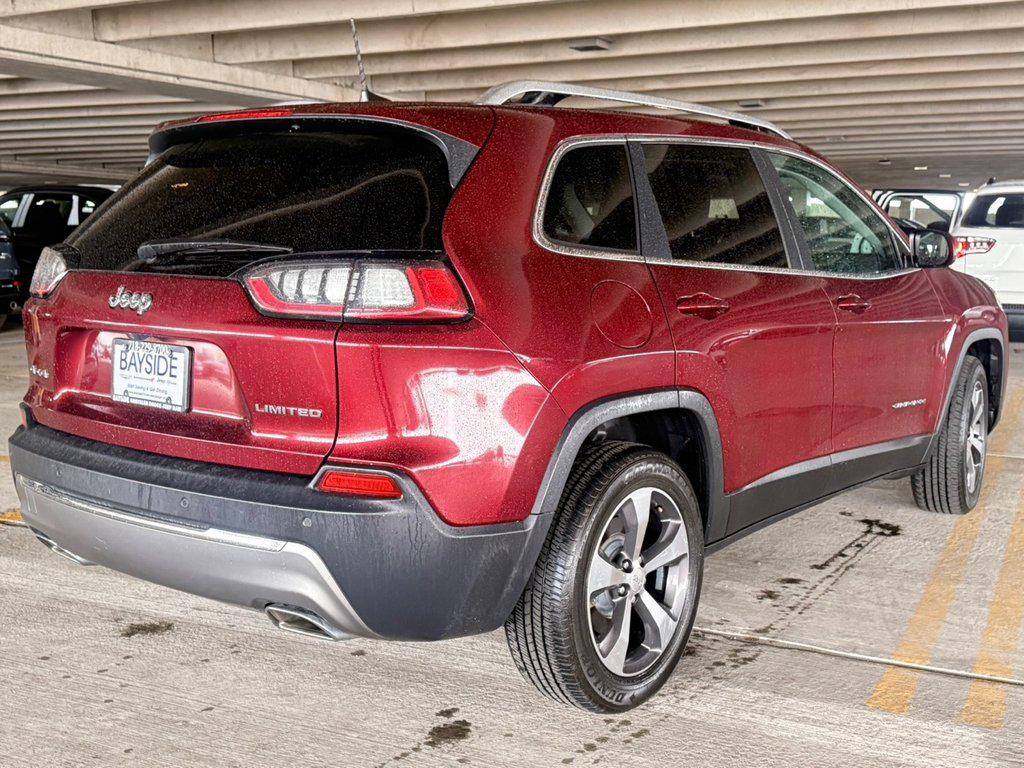 View vehicle photo 5