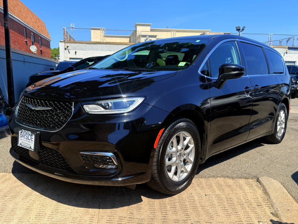 2023 Chrysler Pacifica Touring L FWD