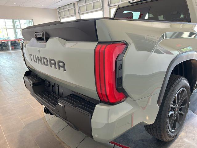 2026 Toyota Tundra SR5 CrewMax 5.5' Bed