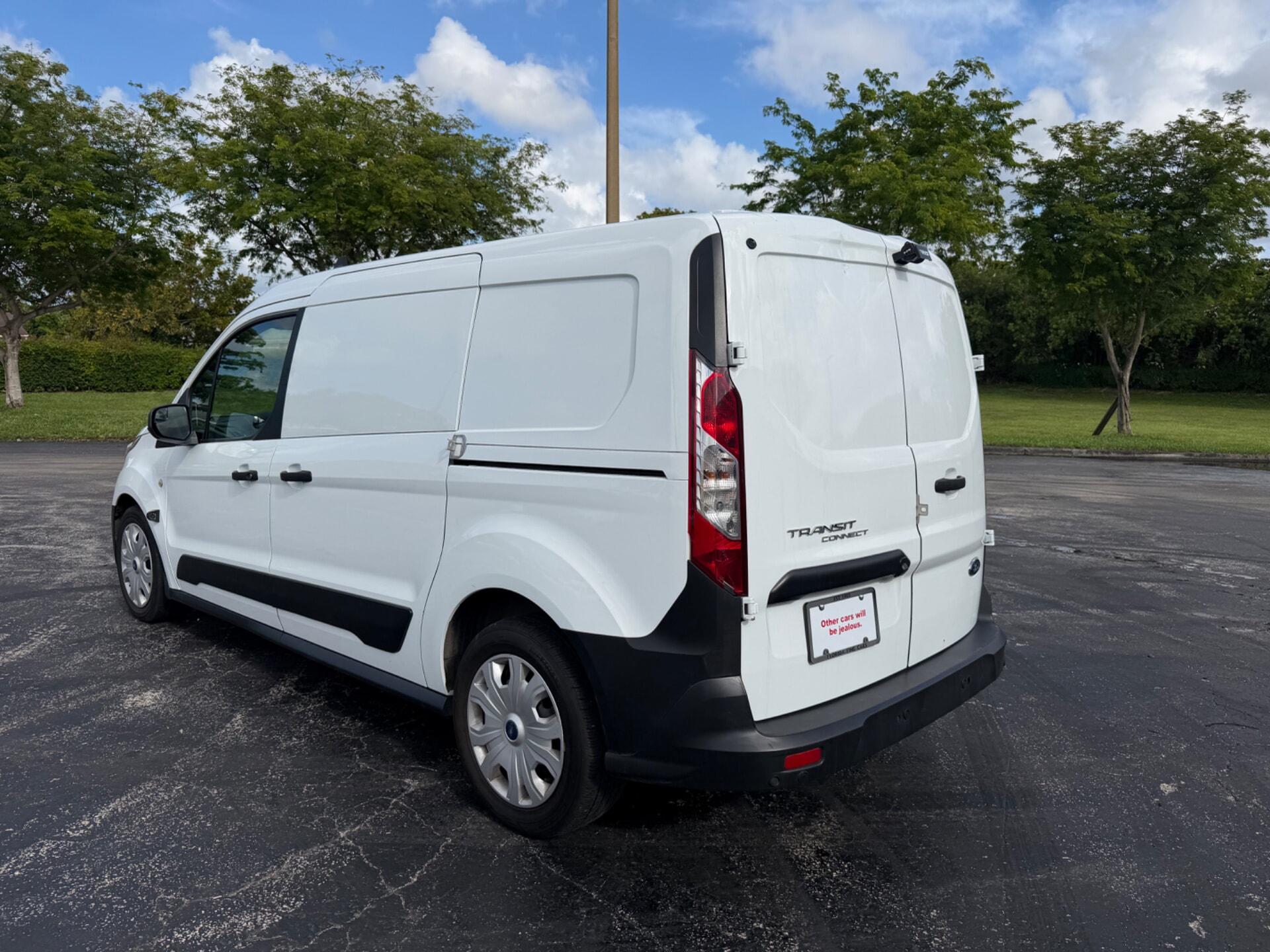 View vehicle photo 4