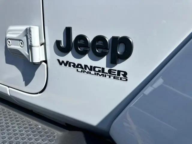 2020 Jeep Wrangler Sahara Altitude 4x4