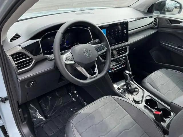 2026 Volkswagen Taos SE Black