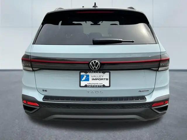 2026 Volkswagen Taos SE Black