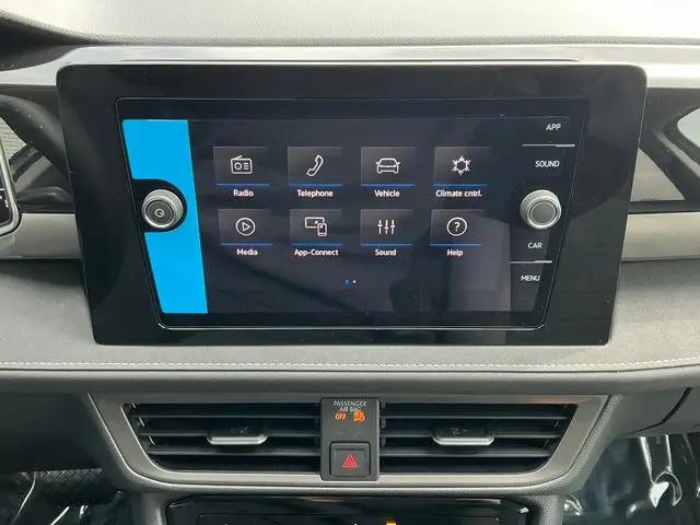 2026 Volkswagen Taos SE Black