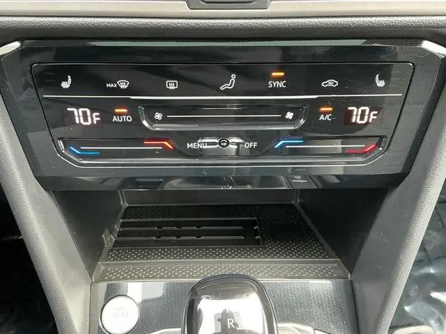 2026 Volkswagen Taos SE Black