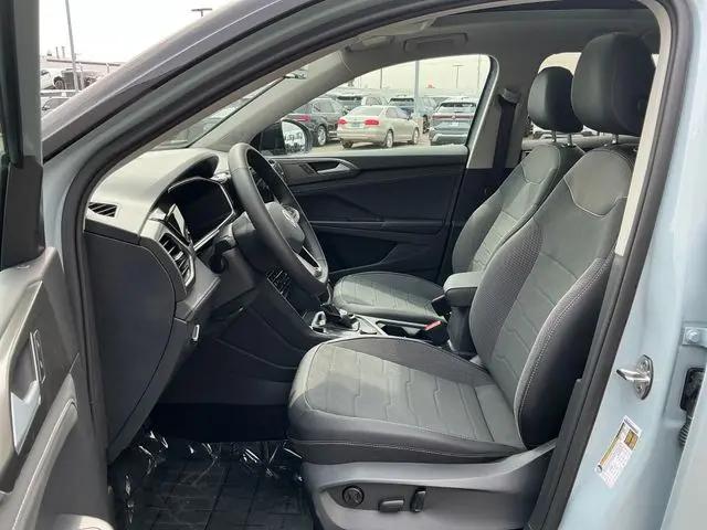 2026 Volkswagen Taos SE Black