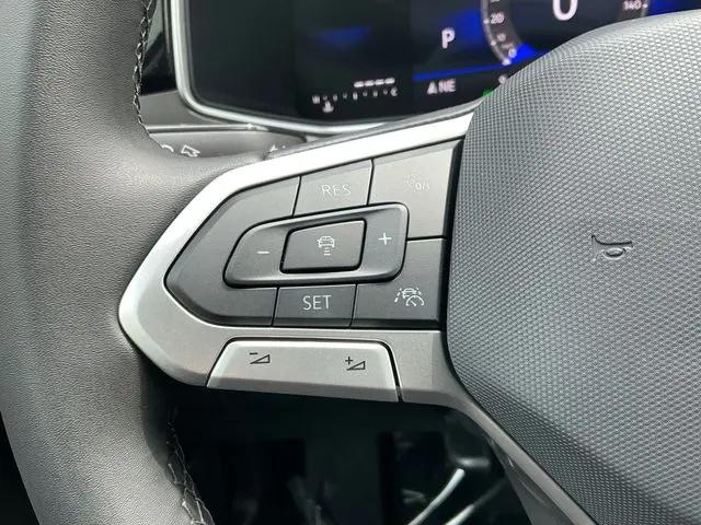 2026 Volkswagen Taos SE Black