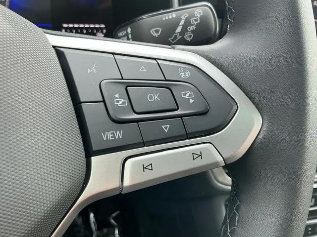 2026 Volkswagen Taos SE Black