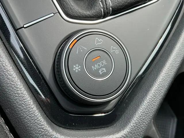 2026 Volkswagen Taos SE Black