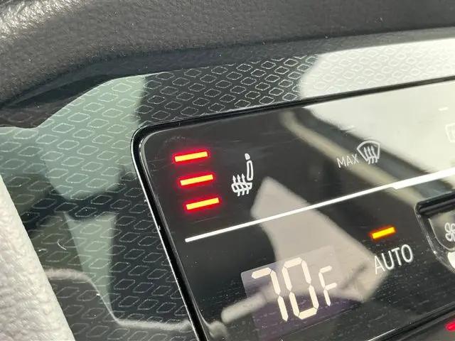 2026 Volkswagen Taos SE Black