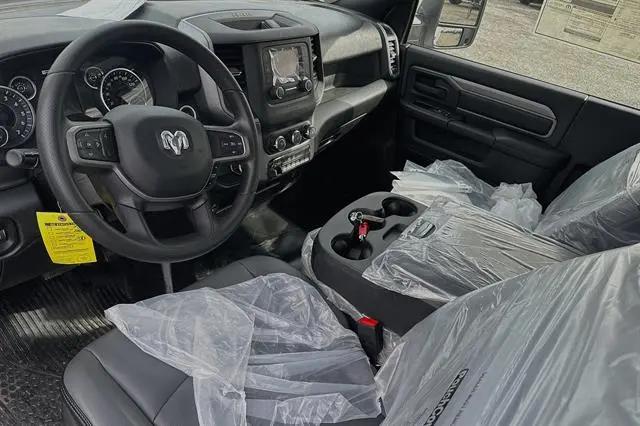 2024 Ram 2500 Tradesman Regular Cab 4x2 8' Box