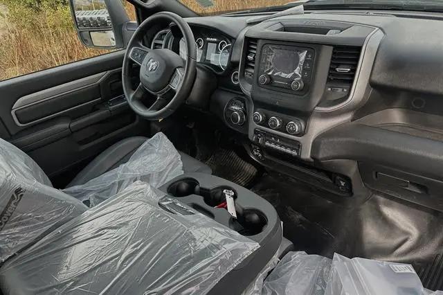 2024 Ram 2500 Tradesman Regular Cab 4x2 8' Box