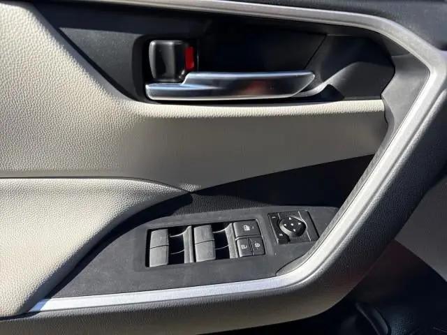 2025 Toyota RAV4 Hybrid XLE Premium