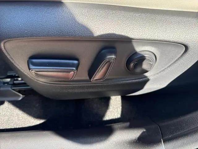 2025 Toyota RAV4 Hybrid XLE Premium
