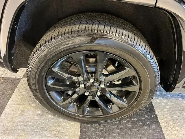 2021 Jeep Grand Cherokee Laredo X 4x2