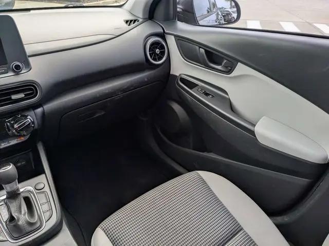 2022 Hyundai Kona SE