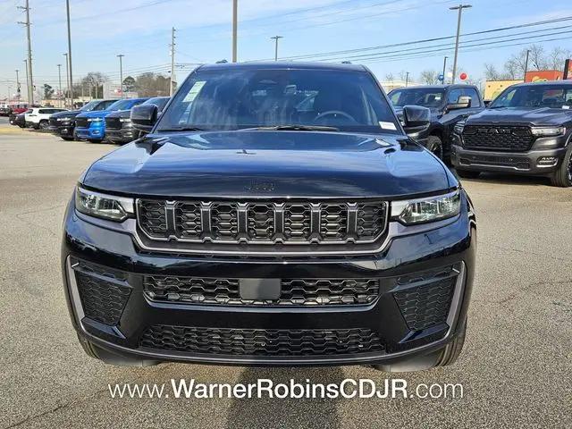 2026 Jeep Grand Cherokee Altitude 4x2