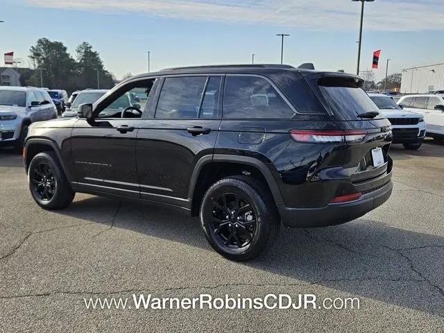 2026 Jeep Grand Cherokee Altitude 4x2