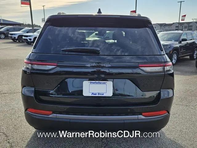 2026 Jeep Grand Cherokee Altitude 4x2