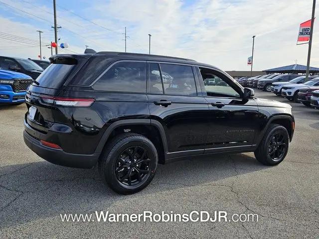 2026 Jeep Grand Cherokee Altitude 4x2