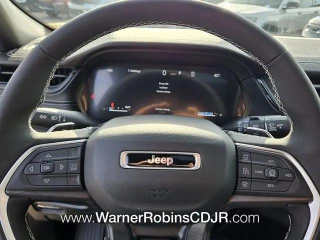 2026 Jeep Grand Cherokee Altitude 4x2