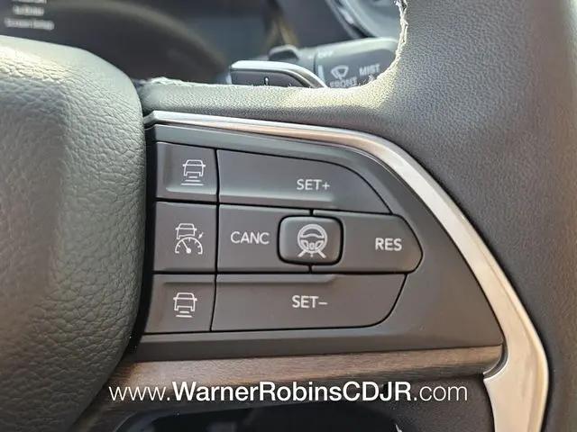 2026 Jeep Grand Cherokee Altitude 4x2