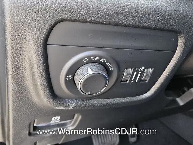 2026 Jeep Grand Cherokee Altitude 4x2