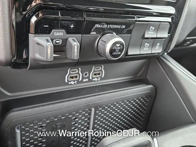 2026 Ram 1500 Big Horn Crew Cab 4x4 5'7" Box