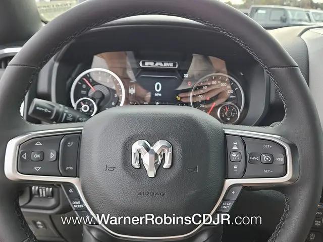 2026 Ram 1500 Big Horn Crew Cab 4x4 5'7" Box