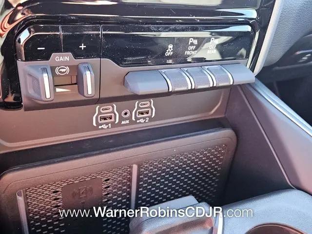 2026 Ram 1500 Big Horn Crew Cab 4x4 5'7" Box