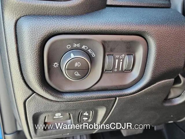 2026 Ram 1500 Big Horn Crew Cab 4x4 5'7" Box