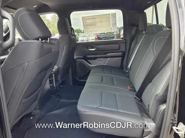 2026 Ram 1500 Express Crew Cab 4x4 5'7" Box
