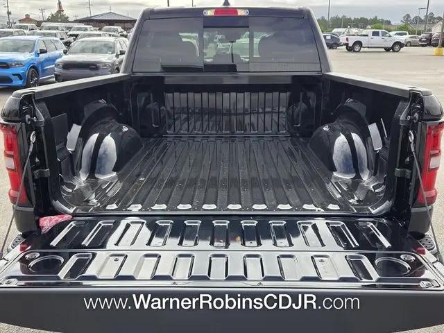 2026 Ram 1500 Express Crew Cab 4x4 5'7" Box