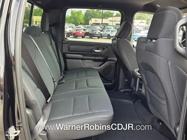 2026 Ram 1500 Express Crew Cab 4x4 5'7" Box