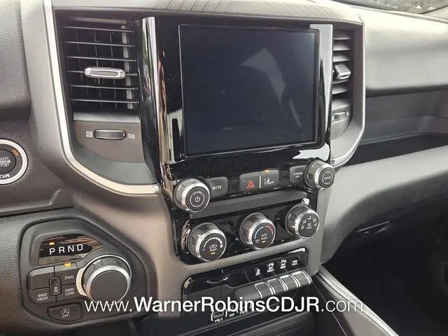 2026 Ram 1500 Express Crew Cab 4x4 5'7" Box